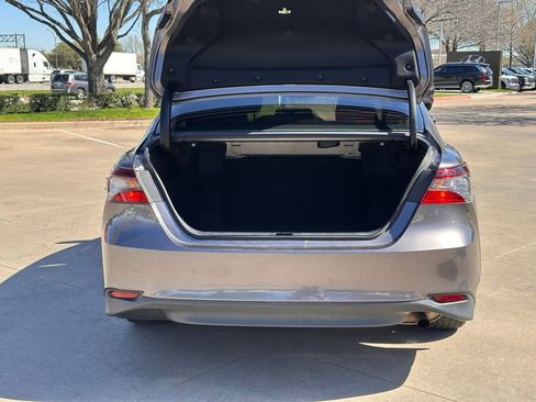 Used 2022 Toyota Camry LE image 11