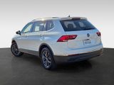 Used 2022 Volkswagen Tiguan SE image 6