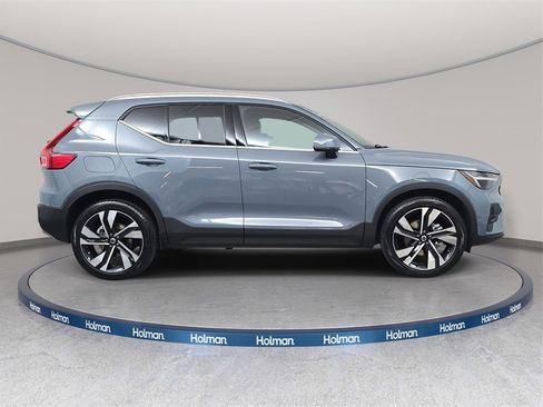 Used 2023 Volvo XC40 B5 Ultimate w/ Protection Package Premier image 5