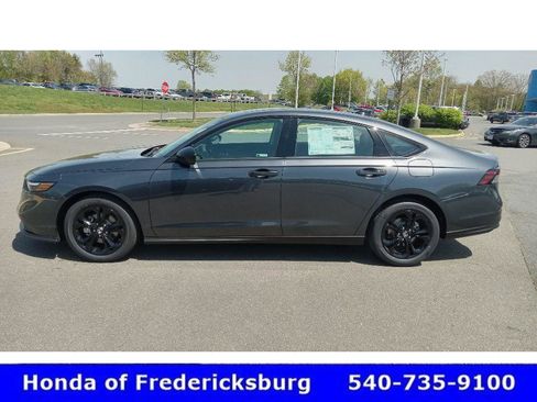 Certified 2025 Honda Accord SE image 9