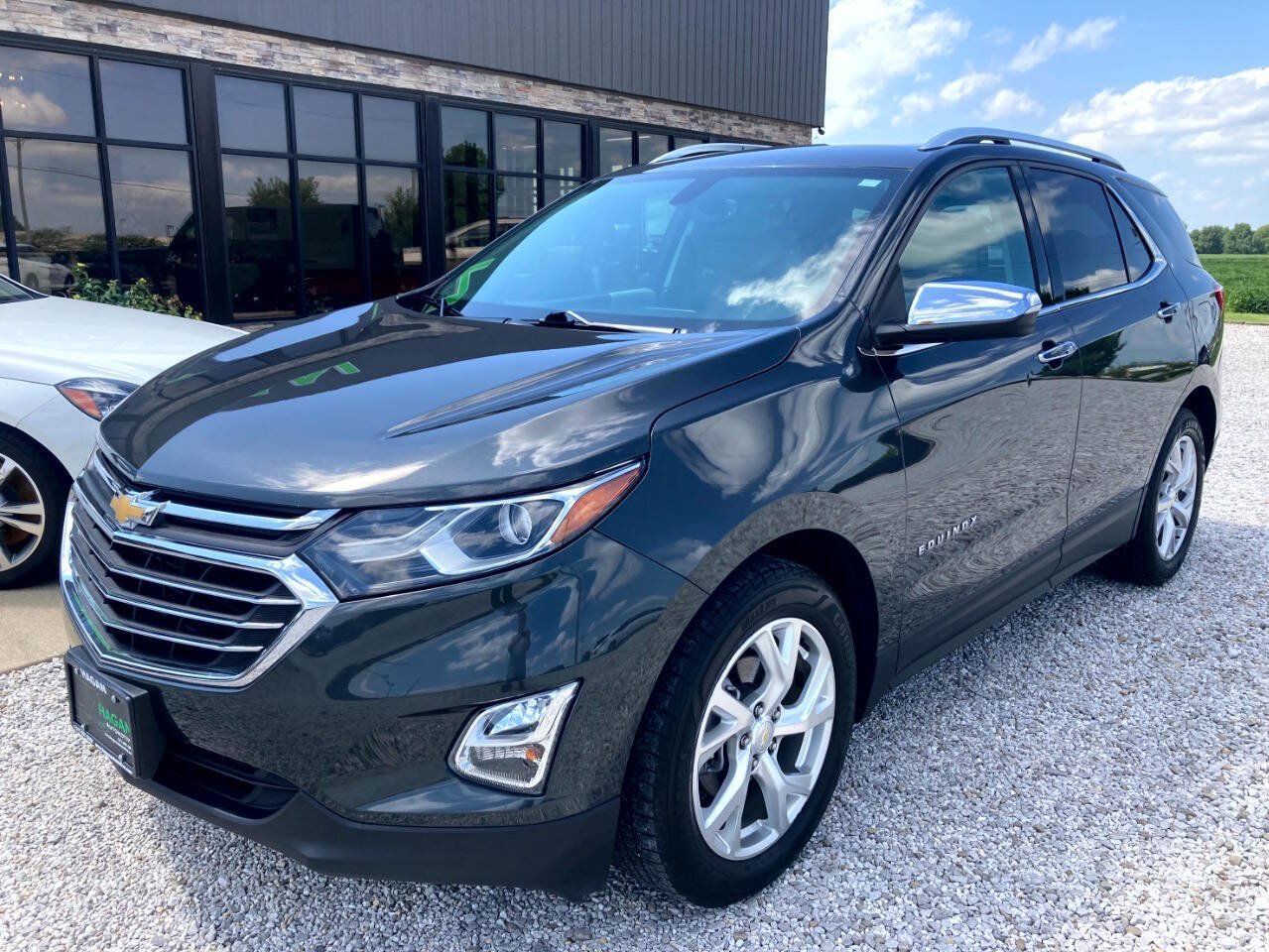 Used 2018 Chevrolet Equinox Premier w/ LPO, Cargo Package FWD image 2
