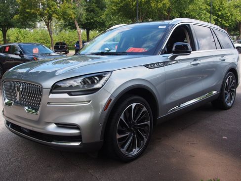 Used 2024 Lincoln Aviator Reserve w/ Equipment Group 201A RWD image 3