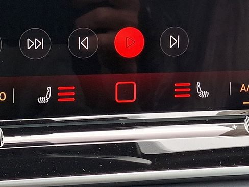 New 2026 Volkswagen Tiguan SE R-Line AWD/4WD image 17