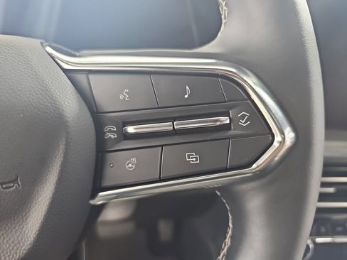 Used 2025 Chevrolet Traverse LT AWD/4WD image 27