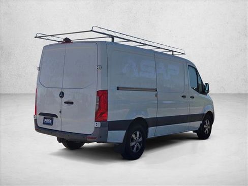 Used 2021 Mercedes-Benz Sprinter 2500 image 3