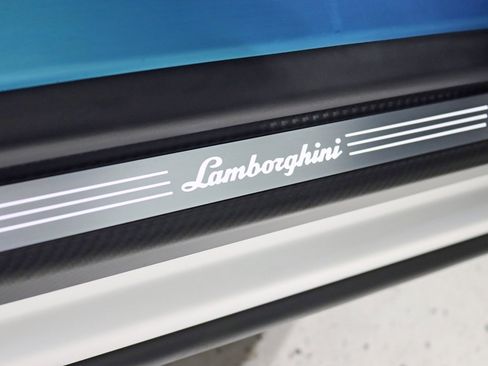 Used 2024 Lamborghini Urus S image 16