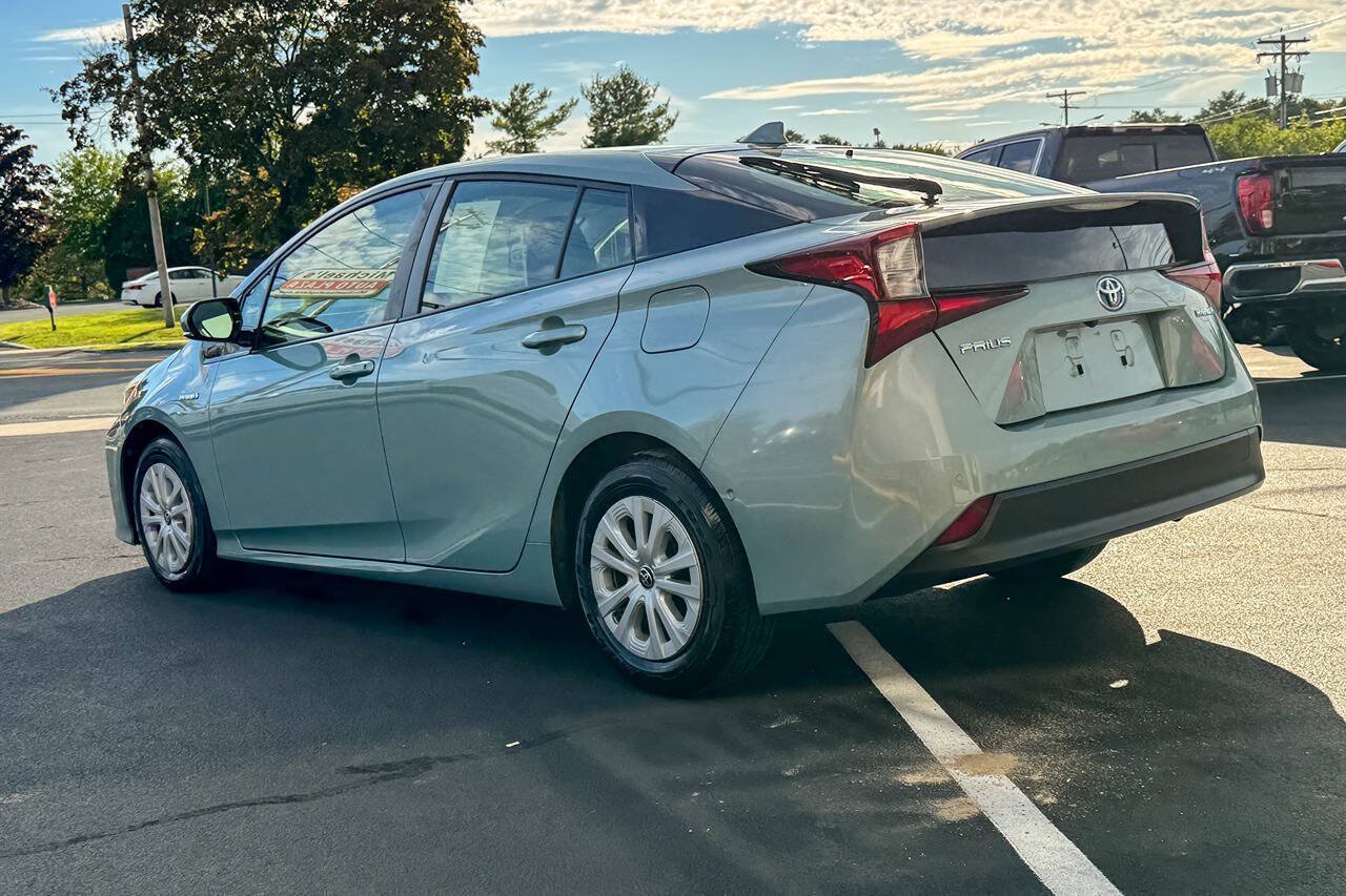 Used 2019 Toyota Prius LE FWD image 6