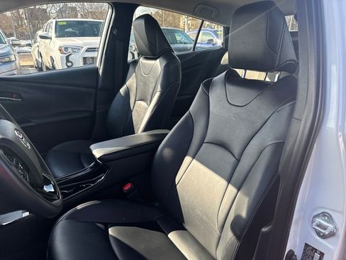 Used 2021 Toyota Prius Prime XLE image 17