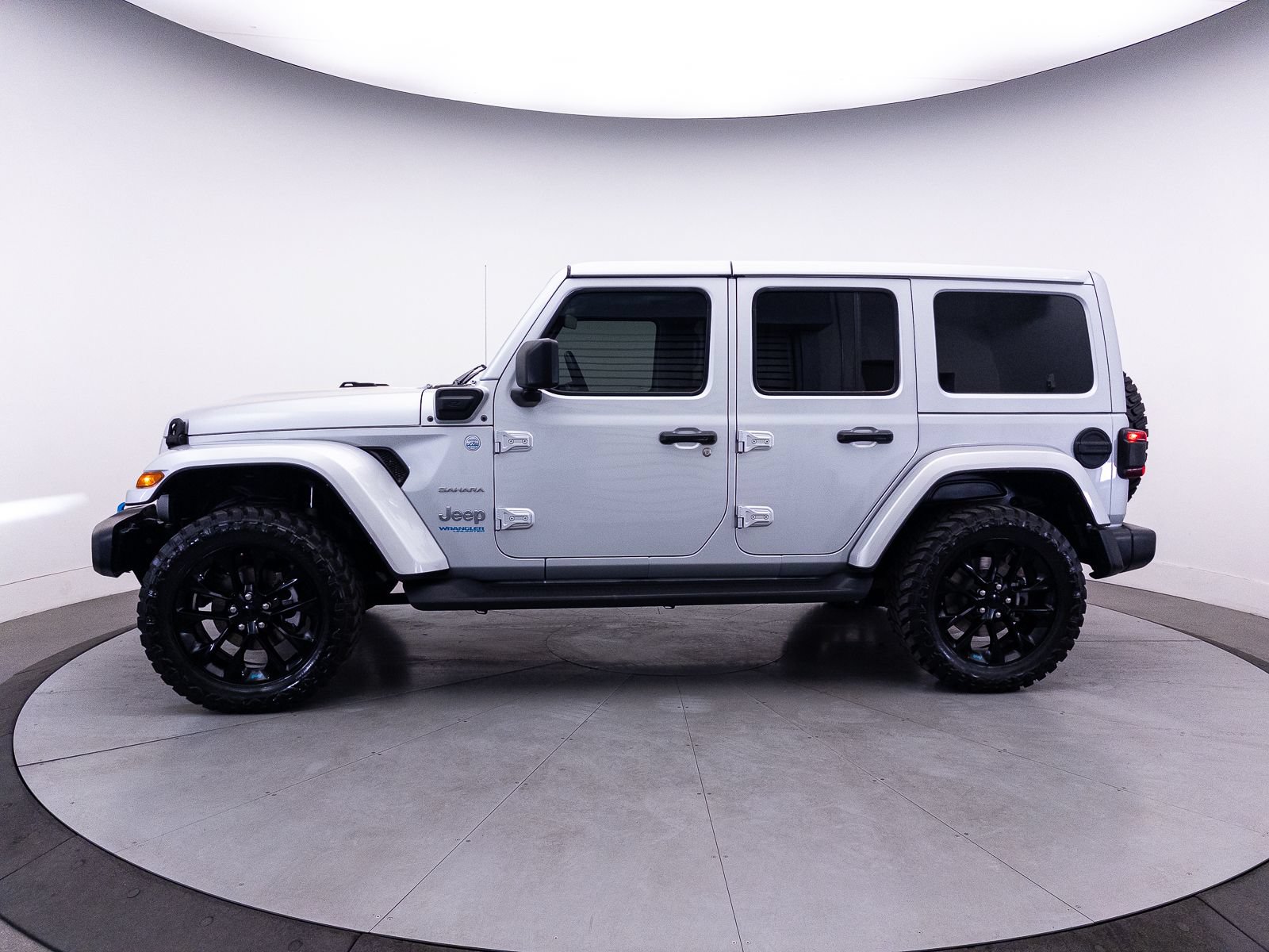 Used 2022 Jeep Wrangler Unlimited Sahara AWD/4WD image 47