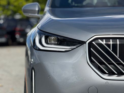 Used 2025 BMW X3 xDrive30i w/ Convenience Package image 13