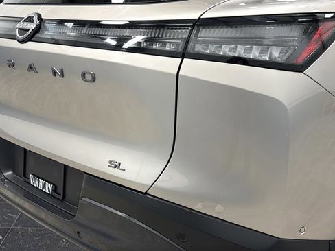 Used 2025 Nissan Murano SL image 32