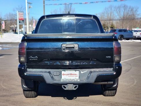 Used 2019 Toyota Tacoma Limited image 6