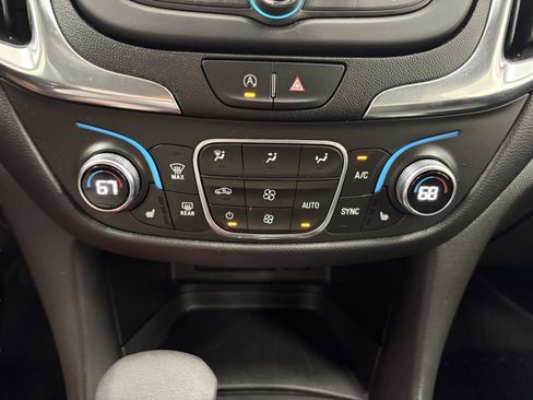 Used 2022 Chevrolet Equinox LT w/ Driver Convenience Package AWD/4WD image 17