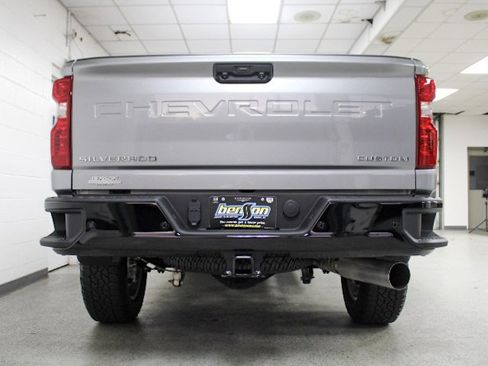 Used 2025 Chevrolet Silverado 2500 Custom w/ Custom Value Package image 4