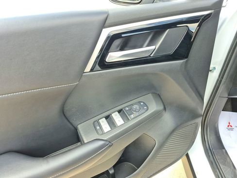 Used 2022 Mitsubishi Outlander SE AWD/4WD image 19