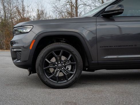 New 2025 Jeep Grand Cherokee L Limited AWD/4WD image 4