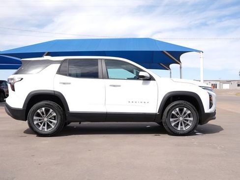 New 2026 Chevrolet Equinox LT image 3