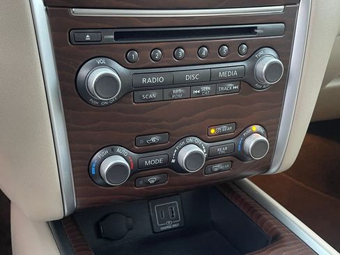 Used 2019 Nissan Pathfinder Platinum image 28