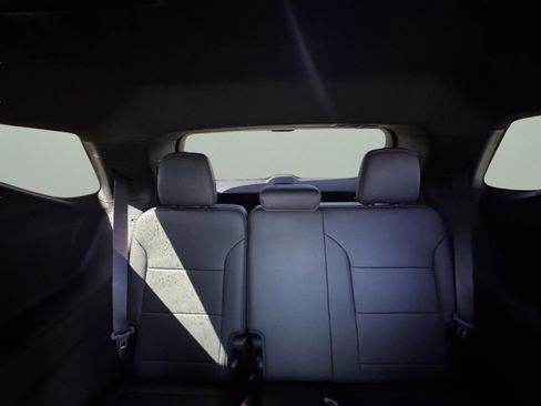 Used 2024 Chevrolet Traverse RS image 22