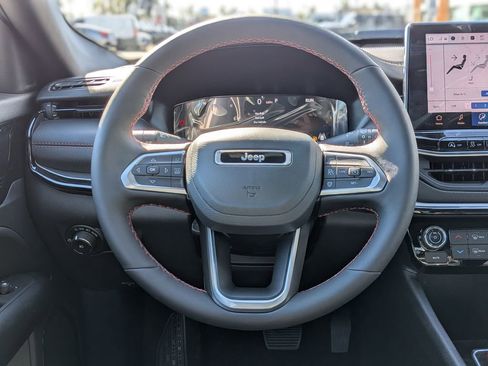 New 2026 Jeep Compass Trailhawk w/ Sun, Sound & Navigation Group AWD/4WD image 17