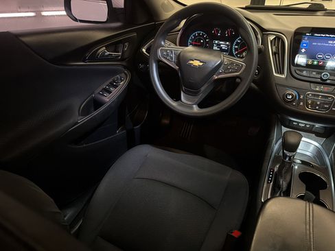 Used 2021 Chevrolet Malibu LT FWD image 27