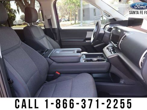 Used 2025 Ford Expedition Active image 30