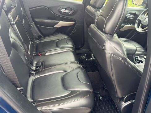 Used 2018 Jeep Cherokee Limited image 37