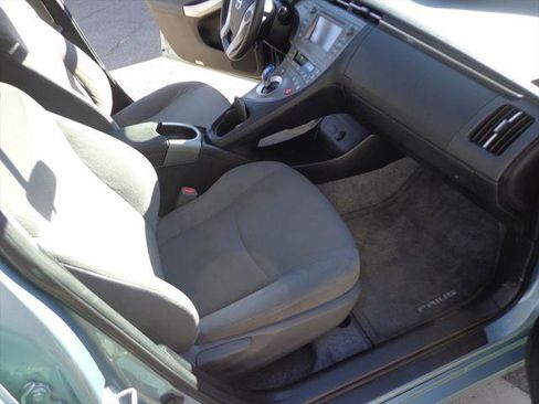 Used 2015 Toyota Prius image 8