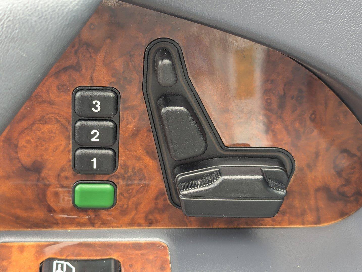 Used 1992 Mercedes-Benz 600 SEL image 25