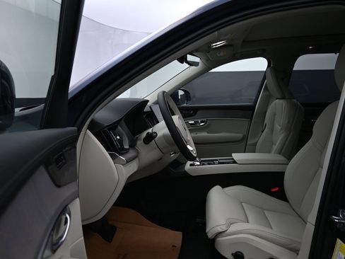 New 2026 Volvo XC90 B6 Ultra image 11