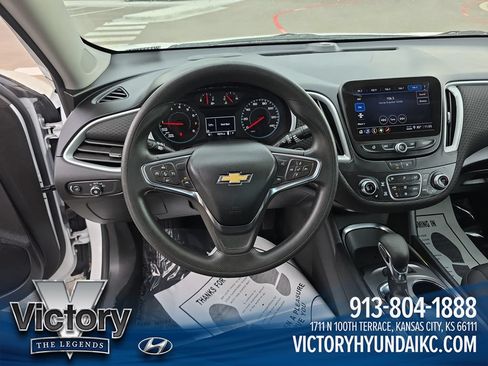 Used 2024 Chevrolet Malibu LT FWD image 13