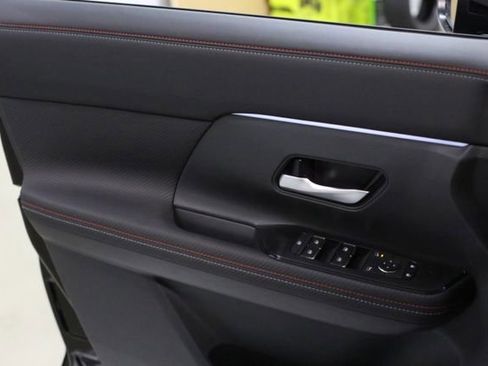 New 2026 Nissan Kicks SR w/ Cold Weather Package image 10