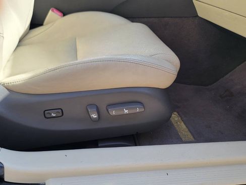 Used 2010 Lexus IS 250 w/ Preferred Accessory Package RWD image 24