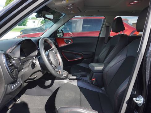 Used 2024 Kia Soul GT-Line FWD image 2