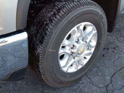 Used 2026 Chevrolet Silverado 2500 LT image 6