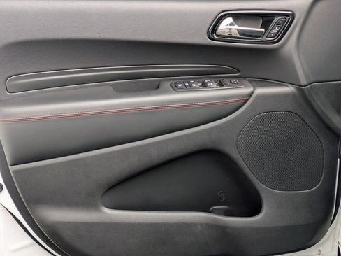 Used 2024 Dodge Durango GT image 9