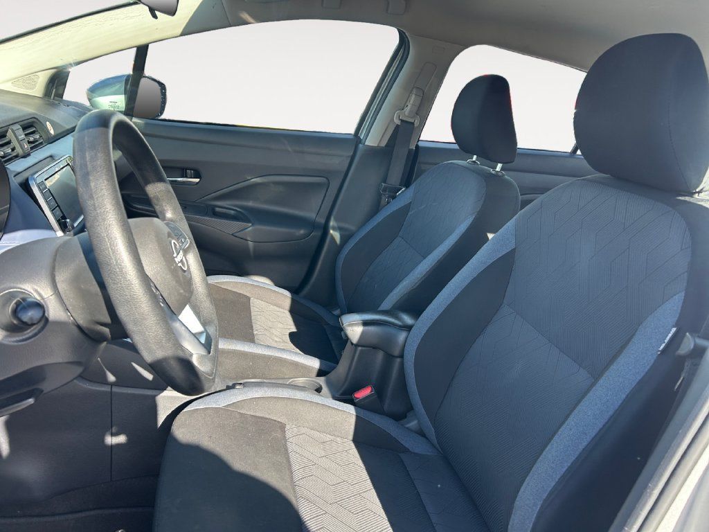 Used 2024 Nissan Versa SV FWD image 9