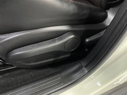Used 2011 Nissan Juke SL AWD/4WD image 17