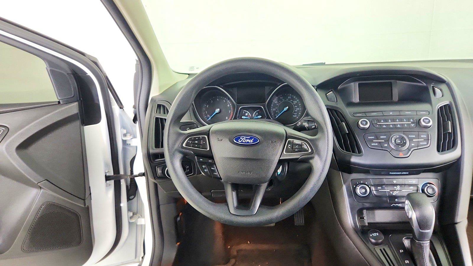 Used 2018 Ford Focus SE FWD image 31