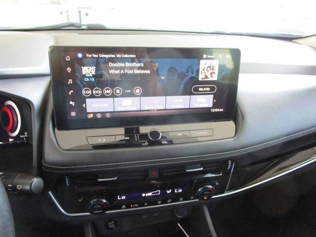 Used 2024 Nissan Rogue SL FWD image 33