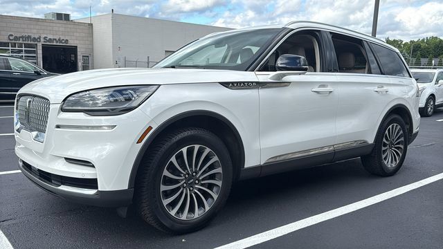 Used 2023 Lincoln Aviator Reserve w/ Elements Package Plus AWD/4WD image 7