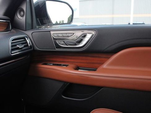 Used 2019 Lincoln Navigator L Reserve w/ Cargo Package AWD/4WD image 20