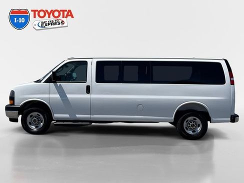 Used 2025 GMC Savana 3500 LT w/ LT Preferred Equipment Group RWD image 2