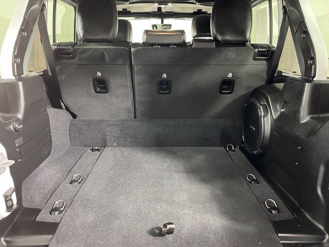 Used 2022 Jeep Wrangler Unlimited Sahara w/ Cold Weather Group AWD/4WD image 43