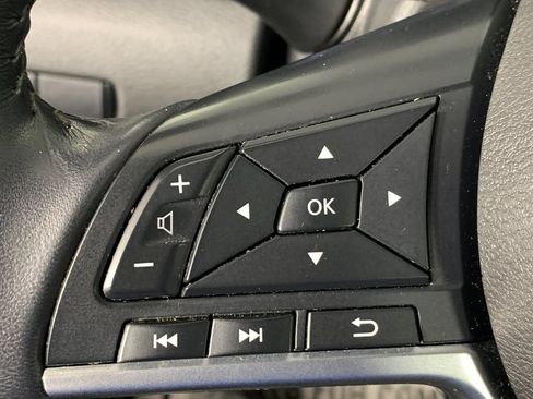 Used 2020 Nissan Sentra SV FWD image 18