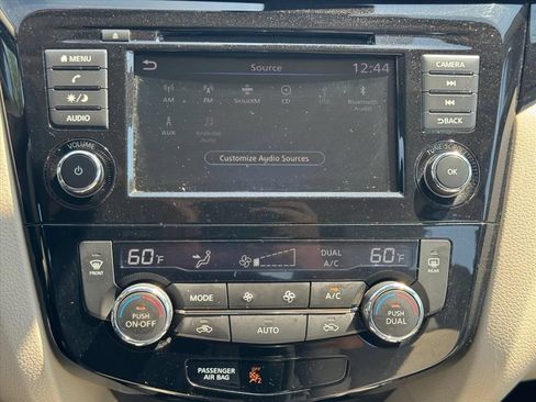 Certified 2022 Nissan Rogue Sport SV AWD/4WD image 22