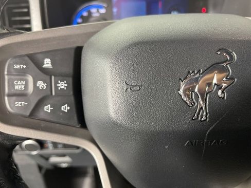 Used 2022 Ford Bronco Wildtrak image 9