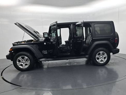 Used 2018 Jeep Wrangler Unlimited Sport S AWD/4WD image 56