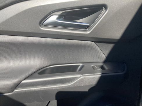 New 2026 Chevrolet Equinox EV LT image 11