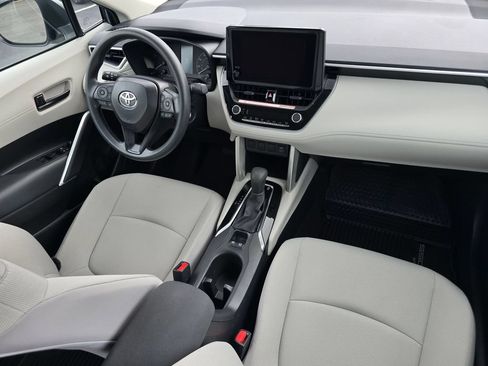 Used 2025 Toyota Corolla Cross L FWD image 15